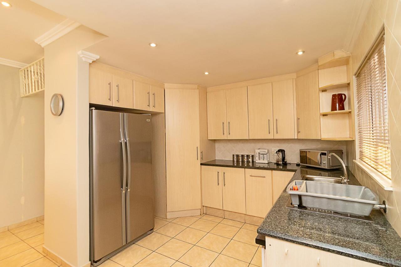 The Lakehouse Guest House Brakpan Exterior photo